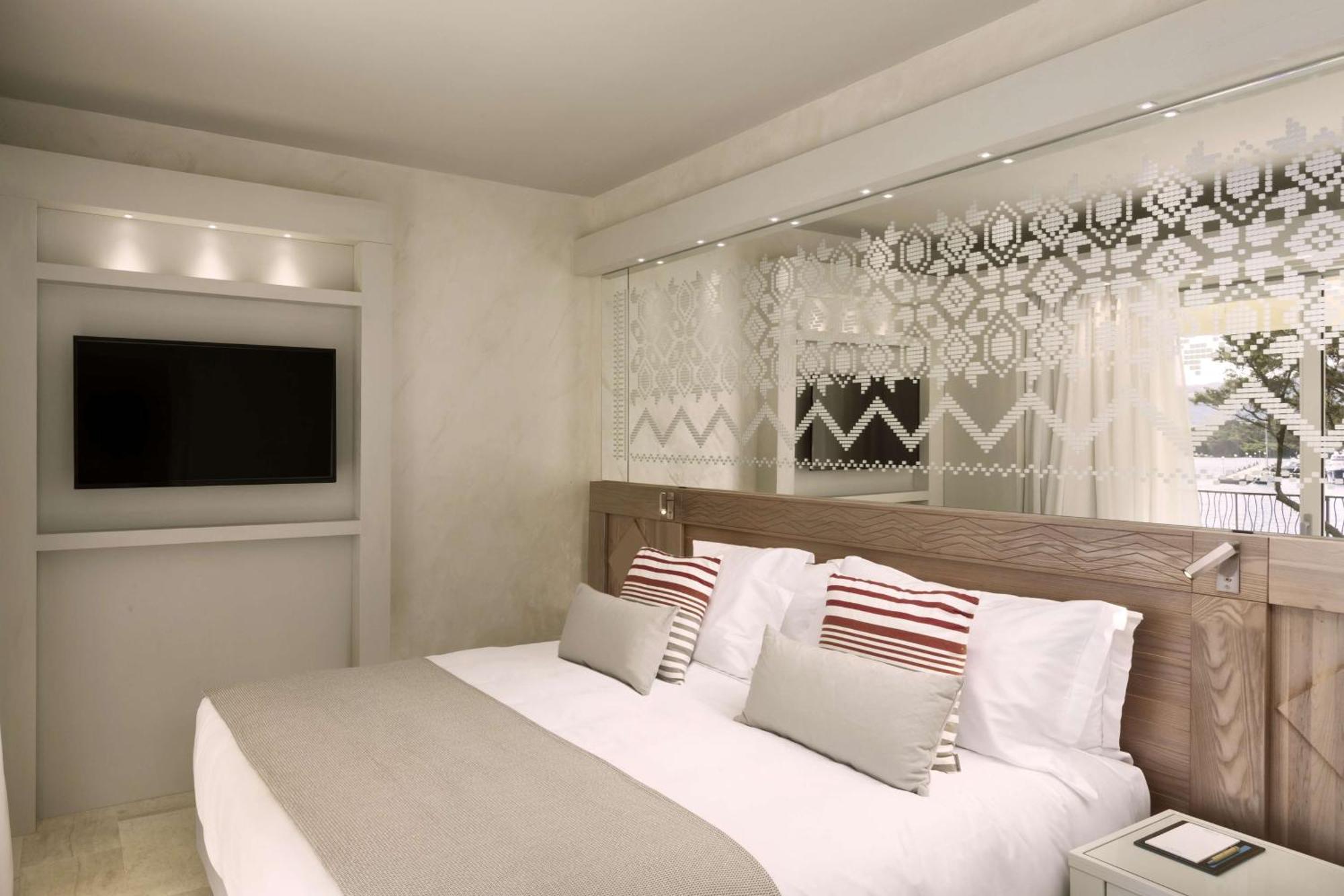 7pines Sardinia - A Destination By Hyatt 5* Baja Sardinia